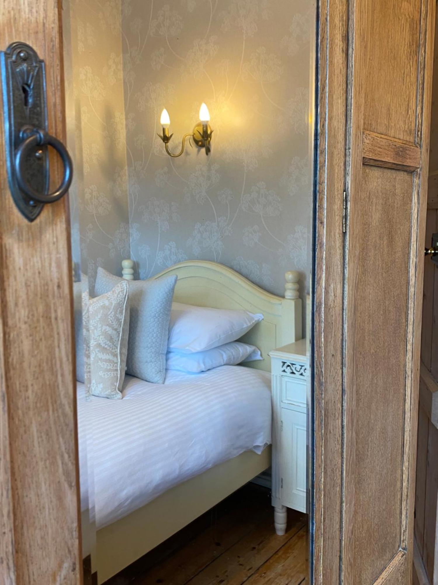 Inglenook Cottage Grange-over-Sands Exteriör bild